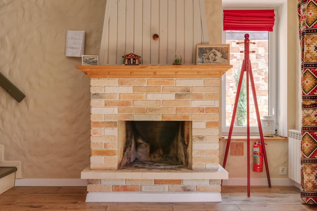 Chimney sweep and animal removal on a rural larger-lot home in Dover, FL